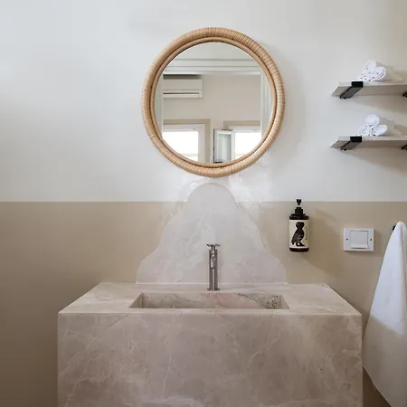 特瑞马里亚酒店 3*